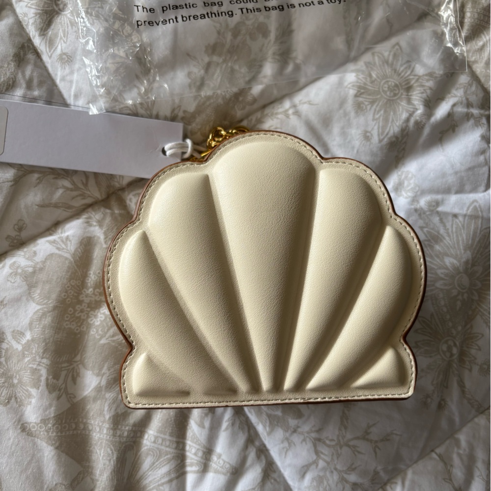 Stoney Clover Lane Scallop She’ll Change Purse Bag Charm - Vegan Leather - Picture 5 of 12
